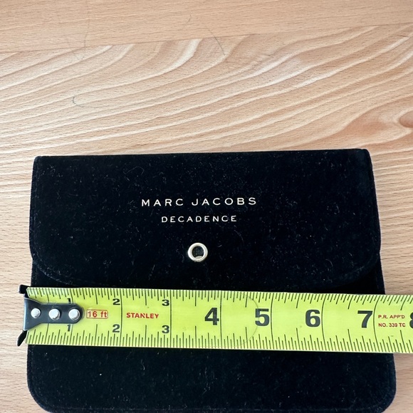 🎀Marc Jacobs Black Velvet Clutch with Gold Detail - Picture 5 of 5